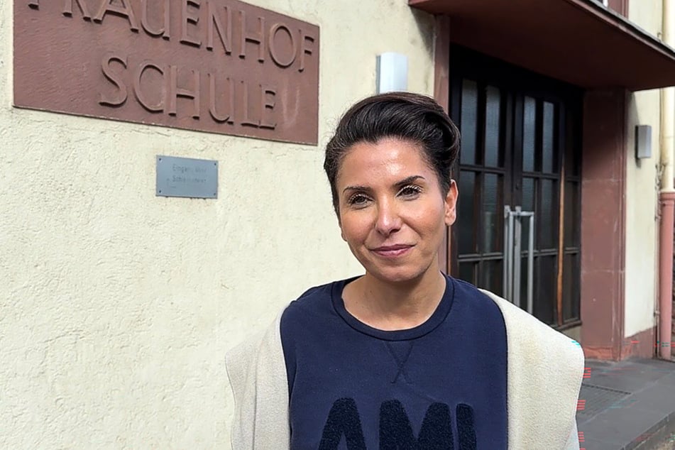 Auch Schulleiterin Solmaz Heidlindemann zeigt sich vom Einsatz der Behördenentscheidung irritiert.