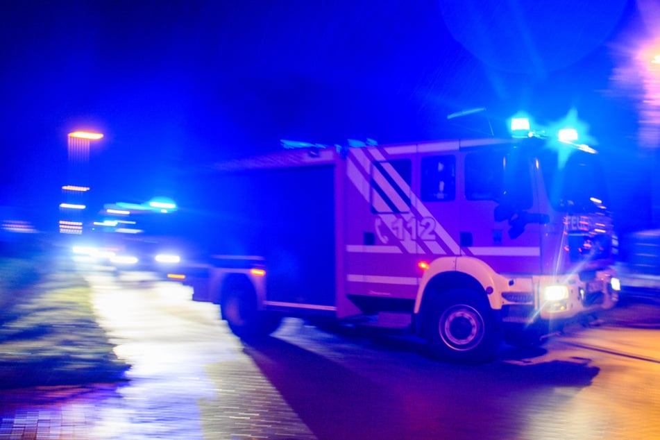 Gleiches Haus, zwei Feuerwehr-Einsätze in einer Nacht: Kripo ermittelt!