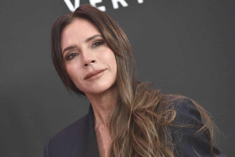 Victoria Beckham (51) aime bien taquiner son mari David, mais elle peut aussi être romantique.