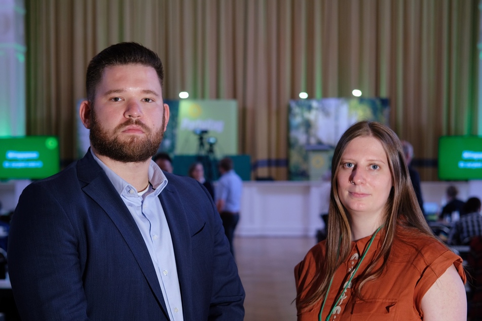 Dennis Helmich (31) und Madleine Linke (30) von den Grünen wünschen sich einen früheren Kohleausstieg in Sachsen-Anhalt.