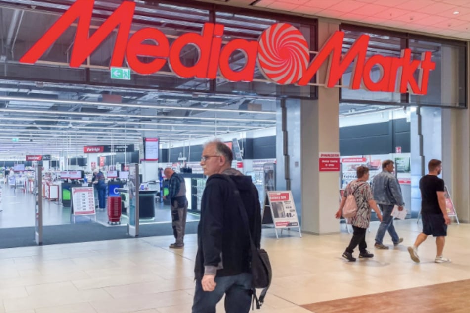 MediaMarkt Dresden - im Kaufpark Dresden, Dohnaer Straße 246.