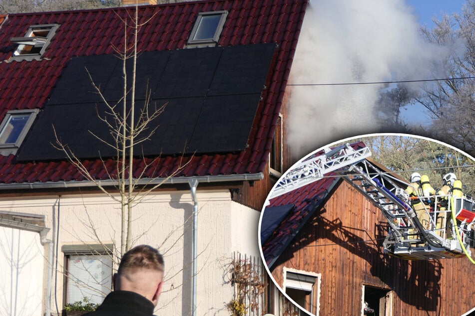 Glück im Unglück: Dichte Rauchwolken dringen aus Doppelhaushälfte