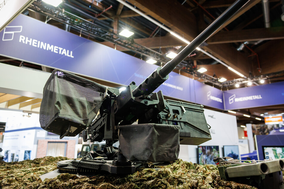 Rheinmetall verkauft Panzer, Artillerie, Flugabwehr, Militär-Lastwagen und Munition.