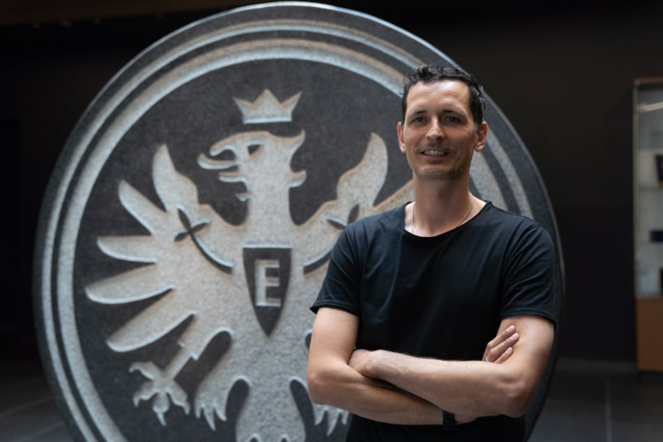 Dino Toppmöller (42) möchte als Cheftrainer von Eintracht Frankfurt einige neue Wege hinsichtlich Spielsystem und Transfers einschlagen.
