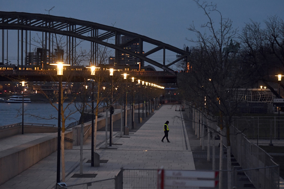 In Köln bleiben die strengen Coronaregeln bestehen.