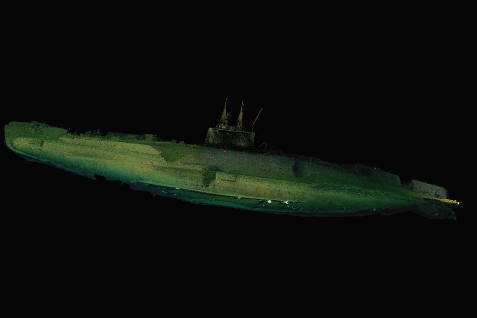 Ein umfassender 3-D-Scan ermöglicht es ein komplettes Bild von dem U-Boot zu machen, was sonst von völliger Dunkelheit umgeben ist.