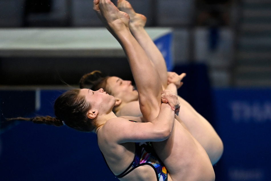 Brett-Synchron vom Feinsten: Tina Punzel (v.) und Lena Hentschel.