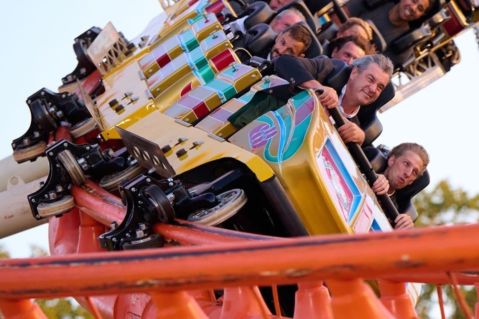 Oktoberfest in München: "Olympia Looping" schweißt Söder und Krause zusammen - "Einmal reicht"