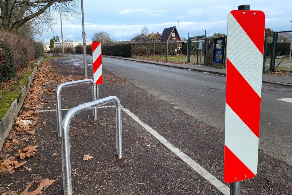 Auch nagelneue Fahrradbügel wurden spendiert.
