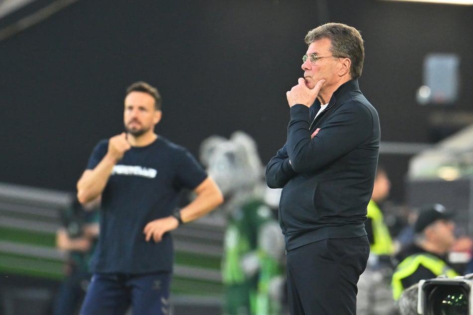 Baut sich Dieter Hecking (61, r.) mit der Rettung seiner Wölfe heute ein Denkmal?