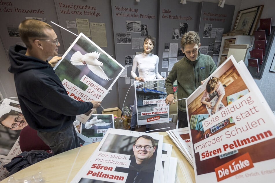 Die Leipziger Linken bereiten sich im Liebknechthaus auf eine Wahlschlacht vor. Insgesamt 20.000 Plakate sollen in der Messestadt aufgehängt werden. Drei Viertel davon im Süden.