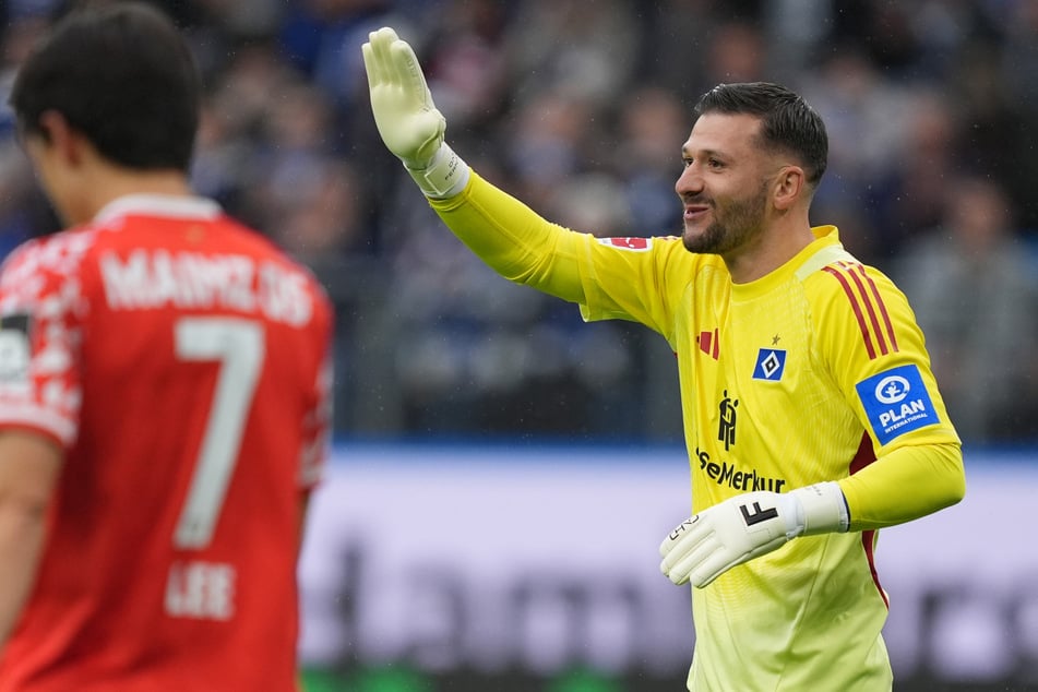 HSV-Keeper Daniel Heuer Fernandes bekam im Laufe des Spiels immer mehr zu tun, hielt seinen Kasten aber bis zur Pause sauber.