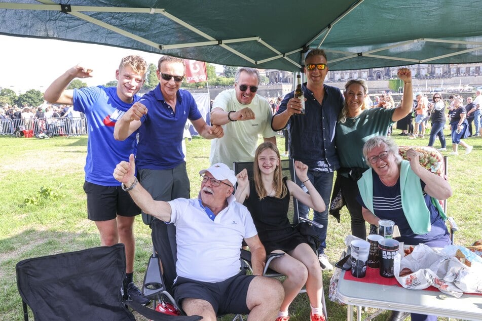 Die Fans nahmen zum Teil längere Anfahrten in Kauf. Doch nicht jeder war begeistert von den Ticketpreisen.