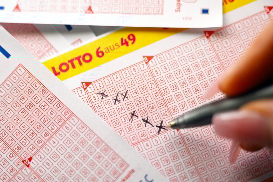 Nicht nur online ist das Spielen teurer geworden. Auch wer einen Spielschein händisch ausfüllt, muss mehr blechen.