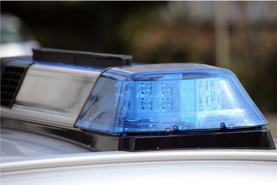 Die Polizei sucht aktuell nach Hinweisen, um die Diebe der Gedenktafel zu finden. (Symbolbild)