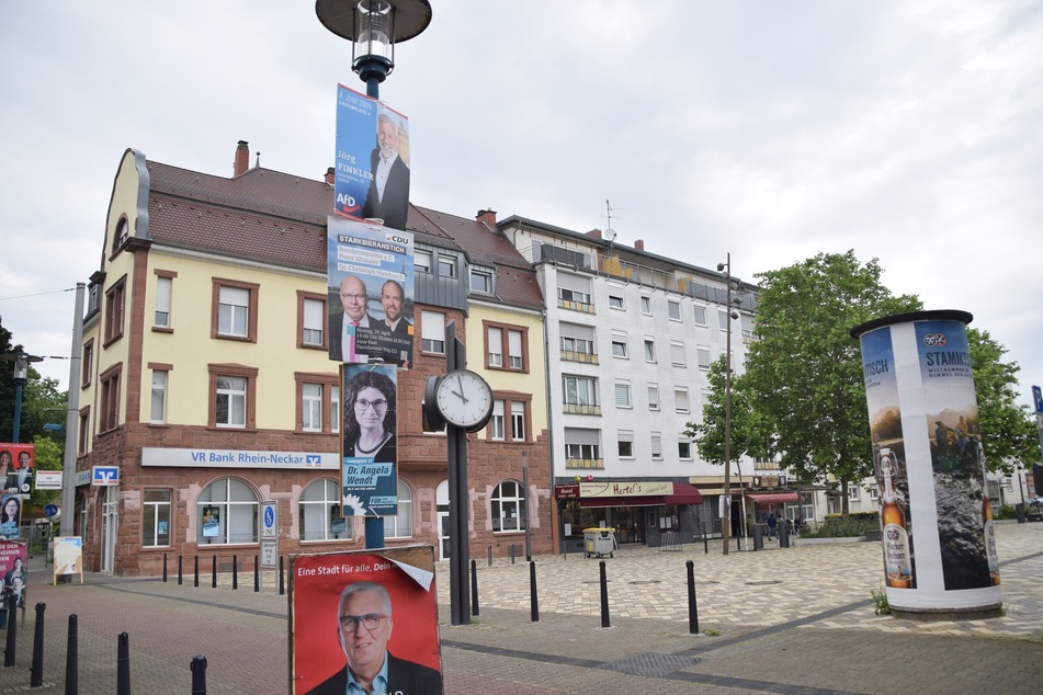 Am Marktplatz in Mannheim-Rheinau war es zu dem Angriff auf einen AfD-Kandidaten gekommen.