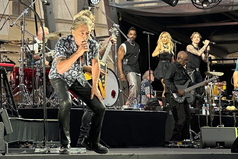 Peter Maffay (76) bei seinem Auftritt bei den Regensburger Schlossfestspielen.