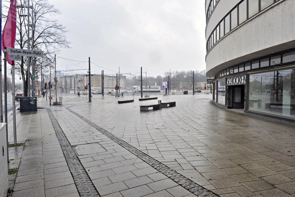 Den Tatverdächtigen (26) konnte die Polizei am Stefan-Heym-Platz ausfindig machen. (Archivbild)