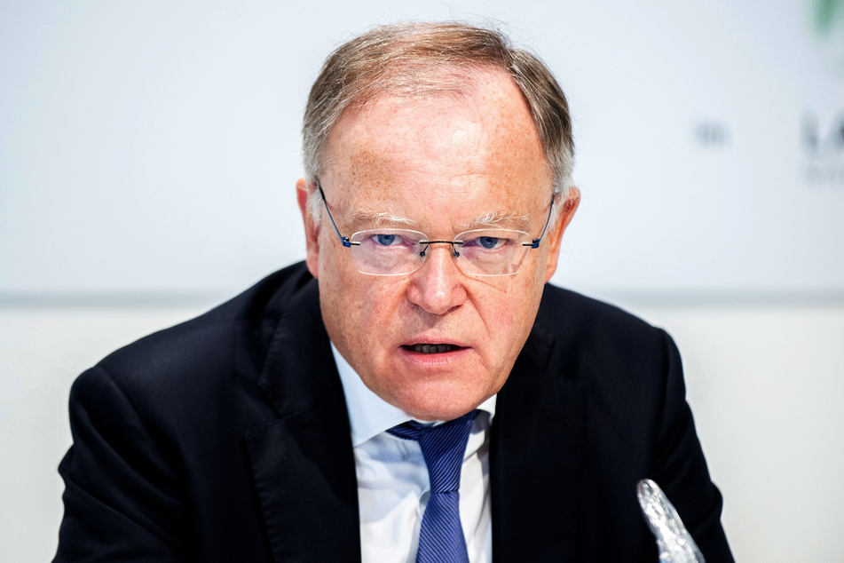 Stephan Weil (SPD), der Ministerpräsident in Niedersachsen, kämpft mit immer weiter steigenden Corona-Fallzahlen.