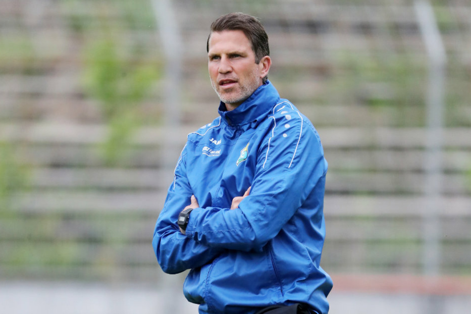 CFC-Coach Patrick Glöckner verfolgte das Geschehen mit zufriedenem Blick.