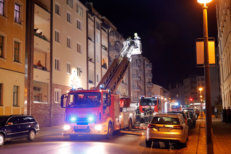 Am Dienstagabend wurde die Feuerwehr wegen Rauchgeruch in die Winklerstraße gerufen. Wenig später konnten die Einsatzkräfte Entwarnung geben.