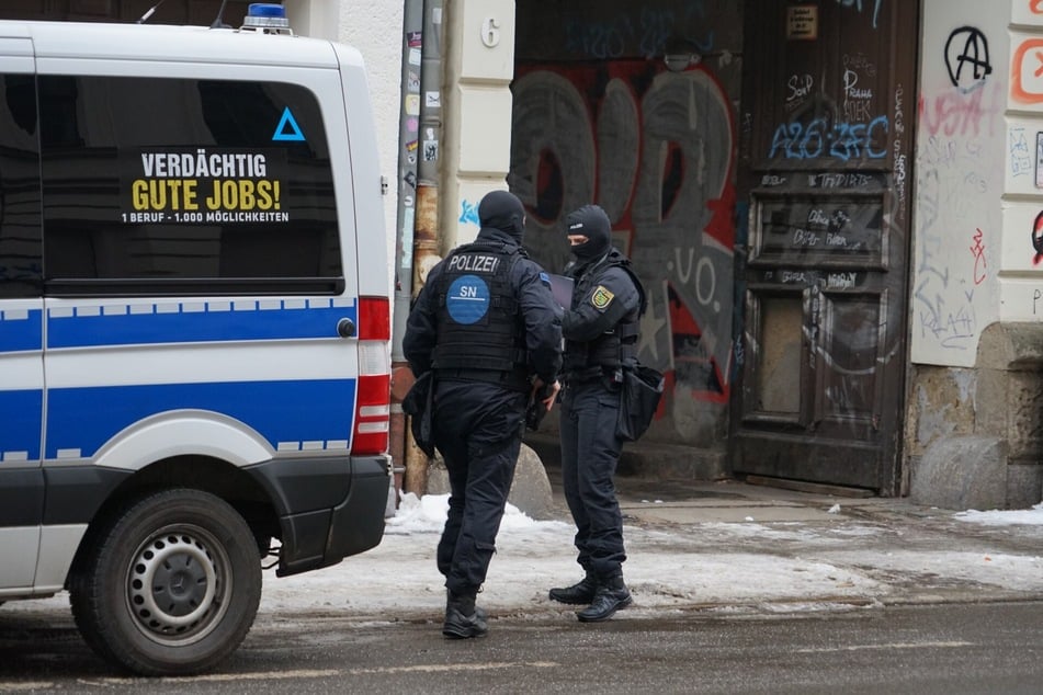 Die Polizisten kontrollierten auch einen Späti auf der Wurzner Straße.