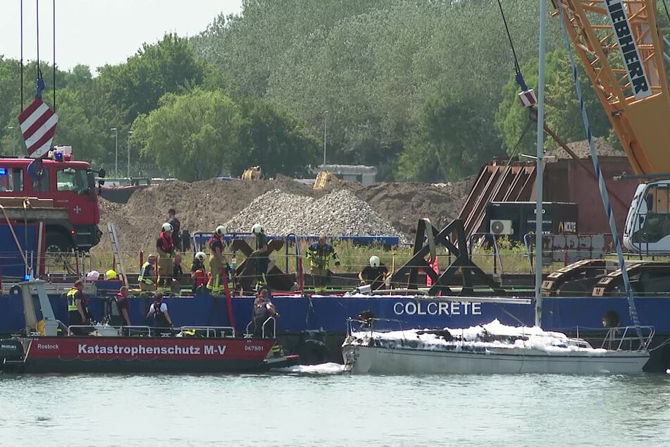 Am Sonntagmittag ist auf einer Segelyacht ein Feuer ausgebrochen.