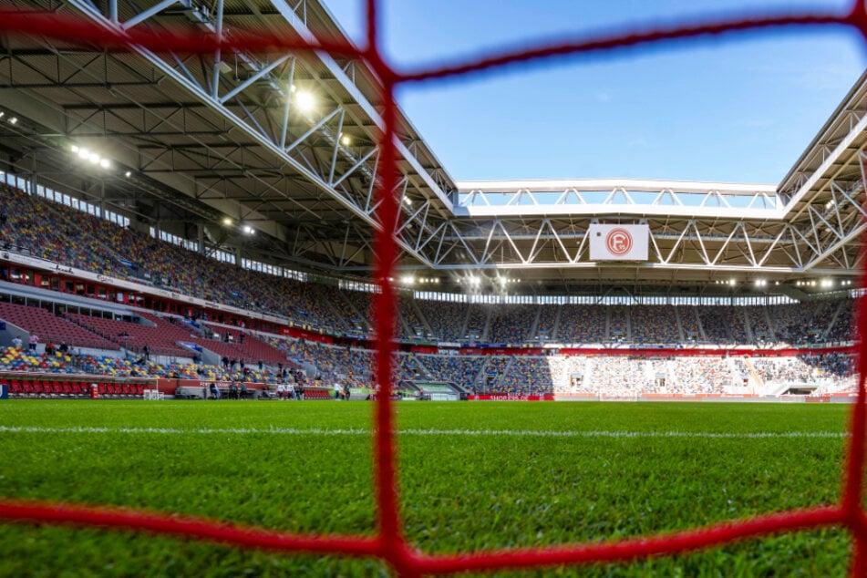 Unmittelbar vor EM-Start: Düsseldorfer Arena auf Sprengstoff untersucht!