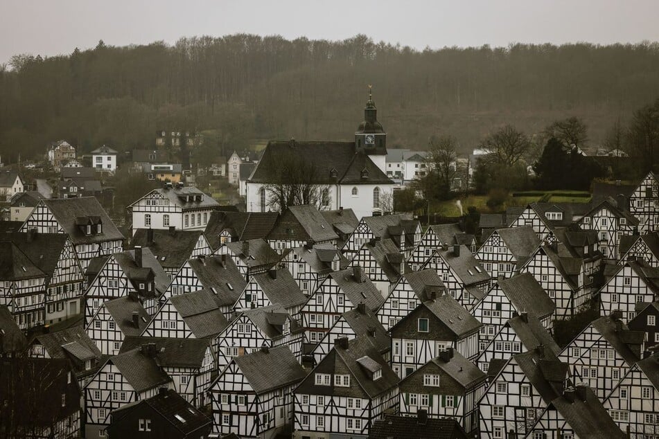 Auf einer Baustelle in Freudenberg wurde ein Arbeiter angezündet.