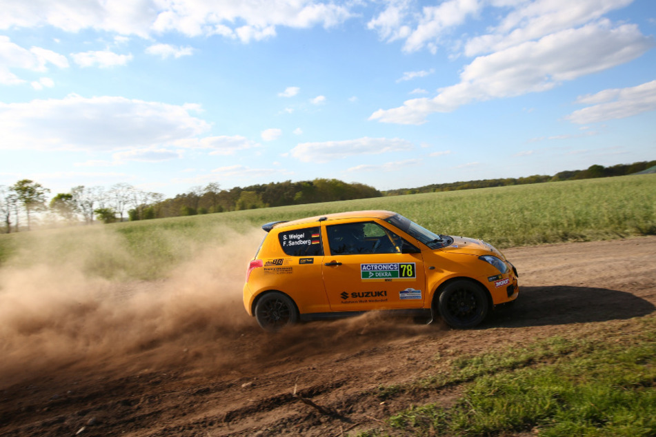 Mit ihrem Suzuki Swift Sport fahren Stefan Weigel (34) und Frederike Sandberg (29) zur 1. Lößnitzer Rallye-Sprint.