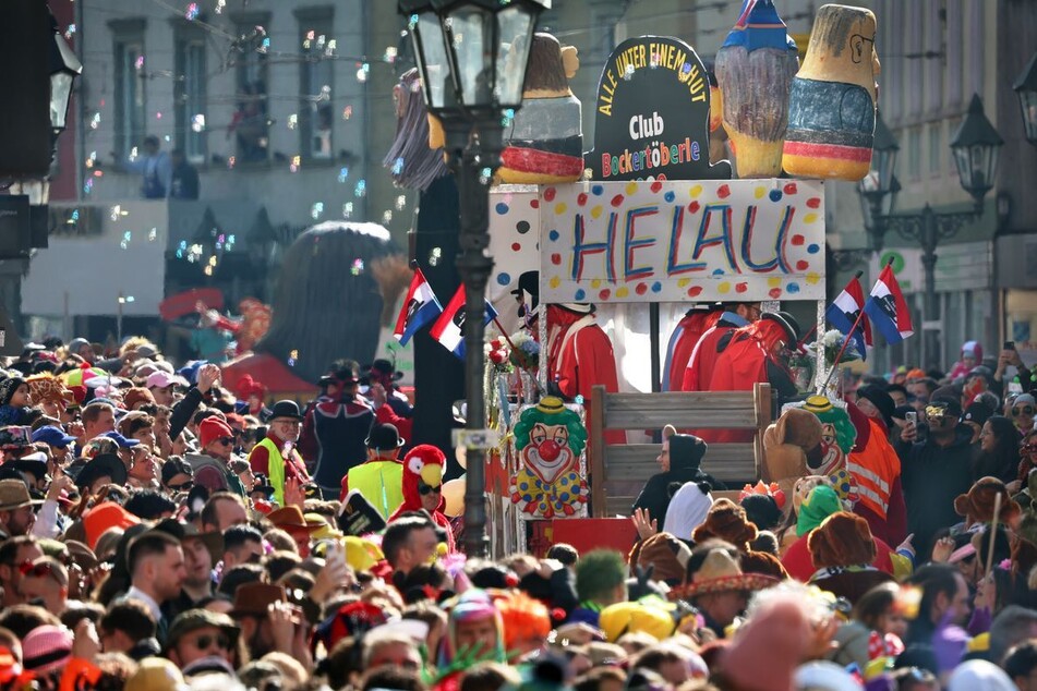 Am 11.11. um 11.11 Uhr knallen in vielen Städten die Sektkorken. (Symbolfoto)