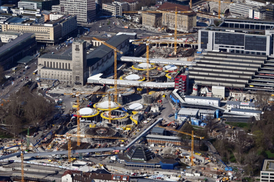 Mehrere Arbeiter auf der Stuttgart 21-Baustelle sind mit dem Coronavirus infiziert worden. (Symbolbild)