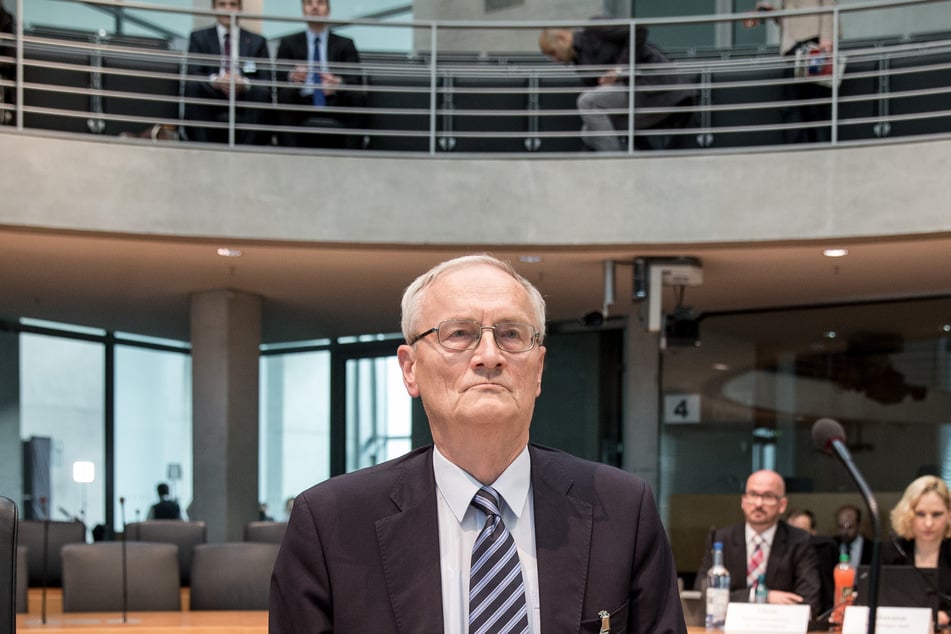 Hannig soll seinen ehemaligen Büroleiter dafür bezahlt haben, ihm weiterhin sensible Daten des BND weiterzuleiten. (Archivbild)