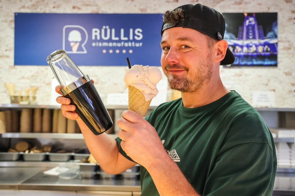 Peter Rülke und sein neues Erdbeer-Caipirinha-Eis.