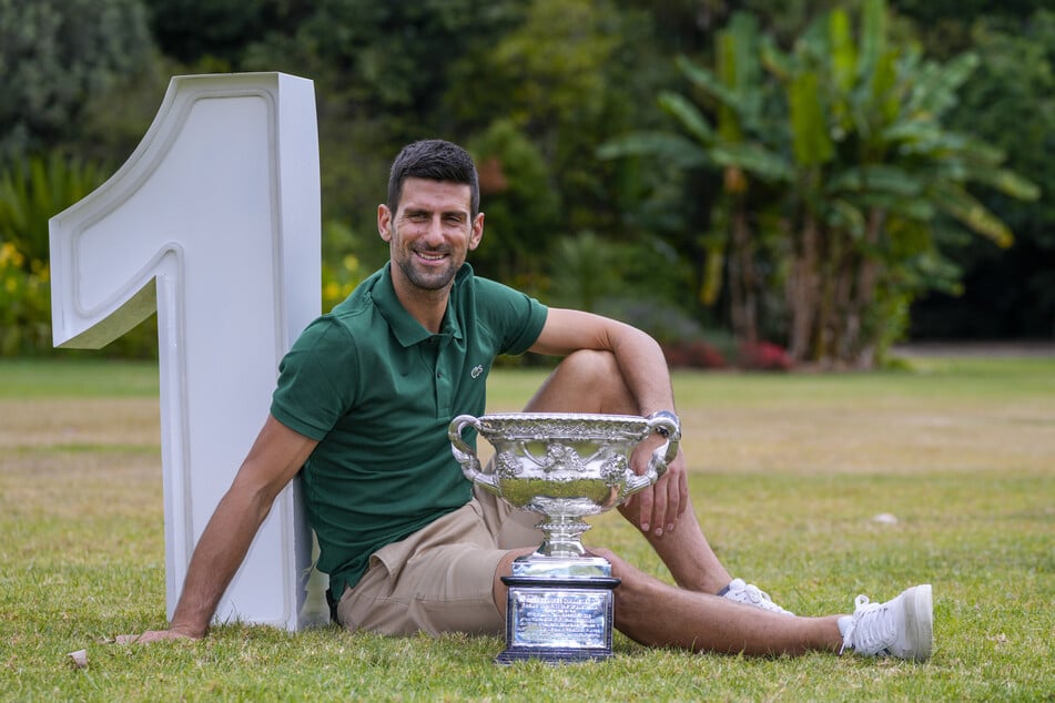 Hat zu Recht gut grinsen: Novak Djokovic (35), neuer Langzeitrekordhalter der Tennis-Weltrangliste.