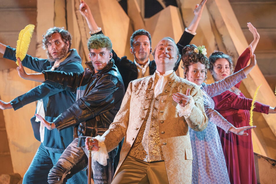 Das Musical "Der Wanderer über dem Nebelmeer" erzählt auf Schloss Übigau die Geschichte des Malers Caspar David Friedrich.