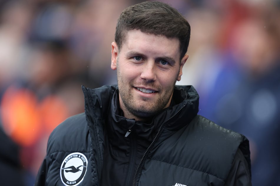 Brighton-Coach Fabian Hürzeler (33) glaubt, dass sein Ex-Klub, der FC St. Pauli, die Relegation am letzten Bundesliga-Spieltag schaffen kann.