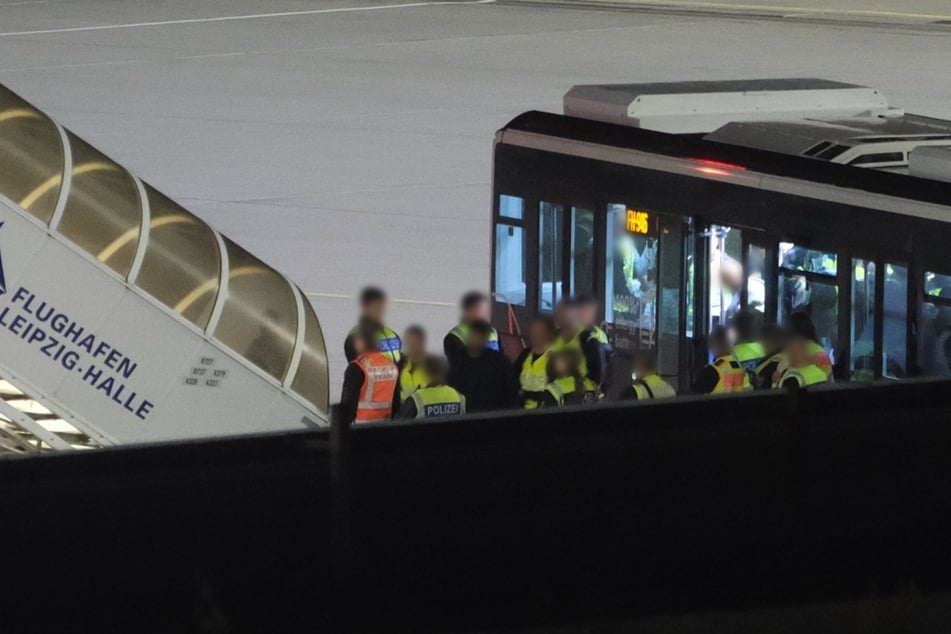 Vom Flughafen Leipzig gingen zuletzt vor allem Sammeltransporte mit abgelehnten oder auch kriminellen Asylbewerbern nach Afghanistan.