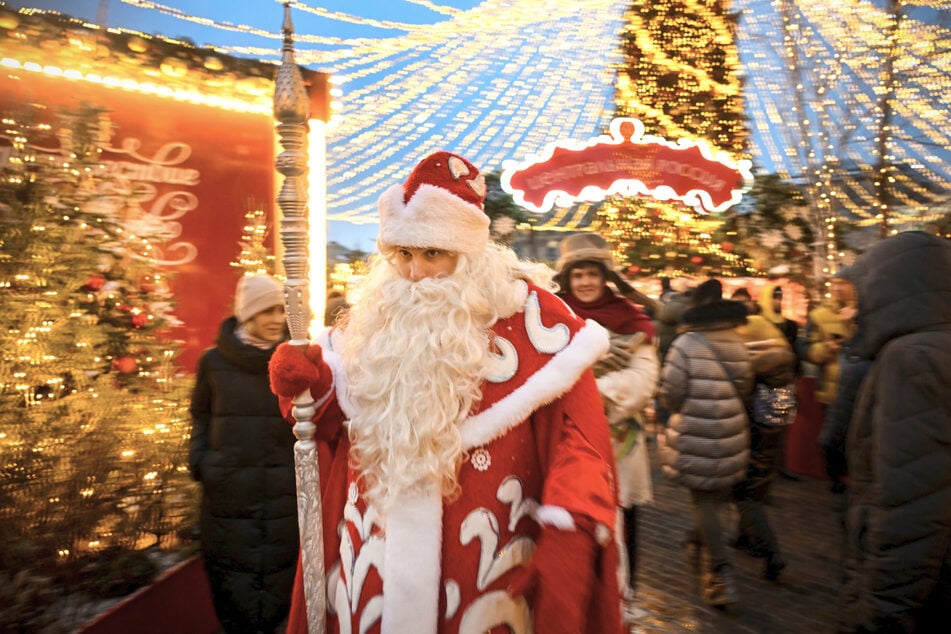 Russia's Father Frost seems to be traveling with a lead foot. (symbolic image)