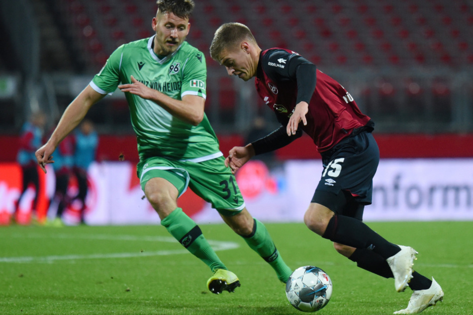 Fabian Nürnberger beim Spiel gegen Hannover 96.