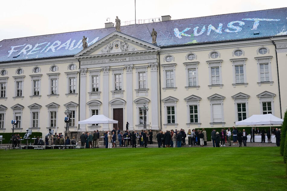 Der Amtssitz des Bundespräsidenten wird zwei Wochen lang zur Pop-up-Galerie.