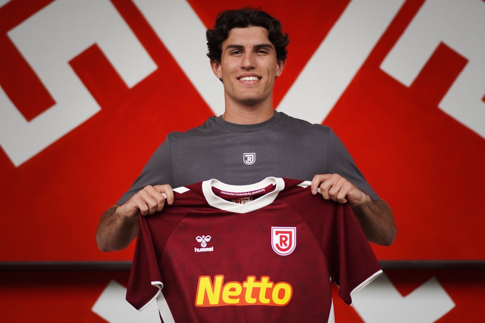 Vom Rhein an die Donau: Benedikt Bauer (21) verlässt den Karlsruher SC und wechselt zum SSV Jahn Regensburg.