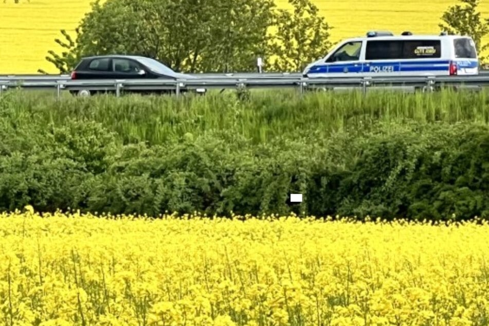 VW-Fahrer baut Unfall auf A4, wenig später sorgt er für nächsten Polizeieinsatz