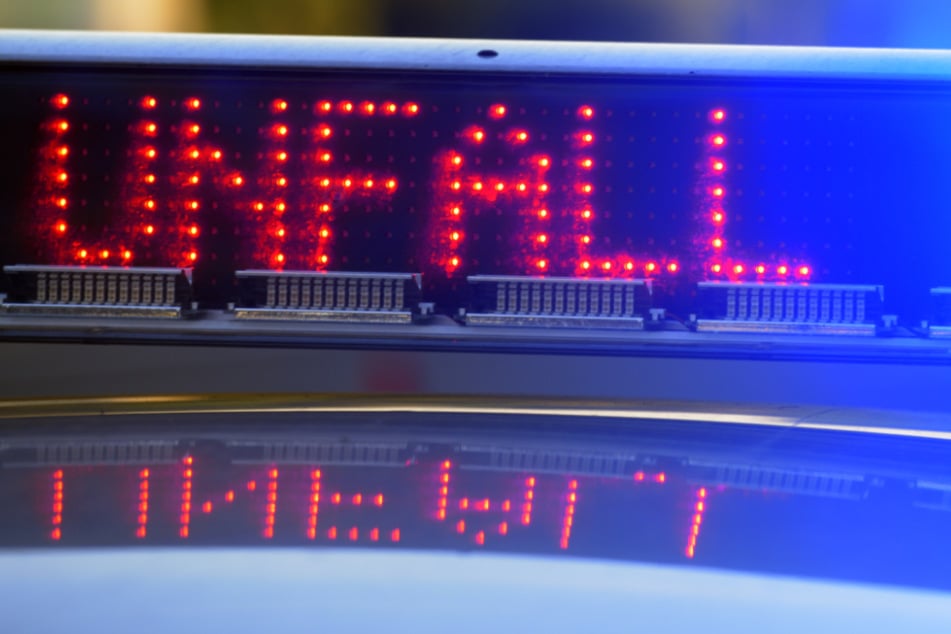 Die Autobahn musste nach dem Unfall vier Stunden gesperrt werden. (Symbolbild)