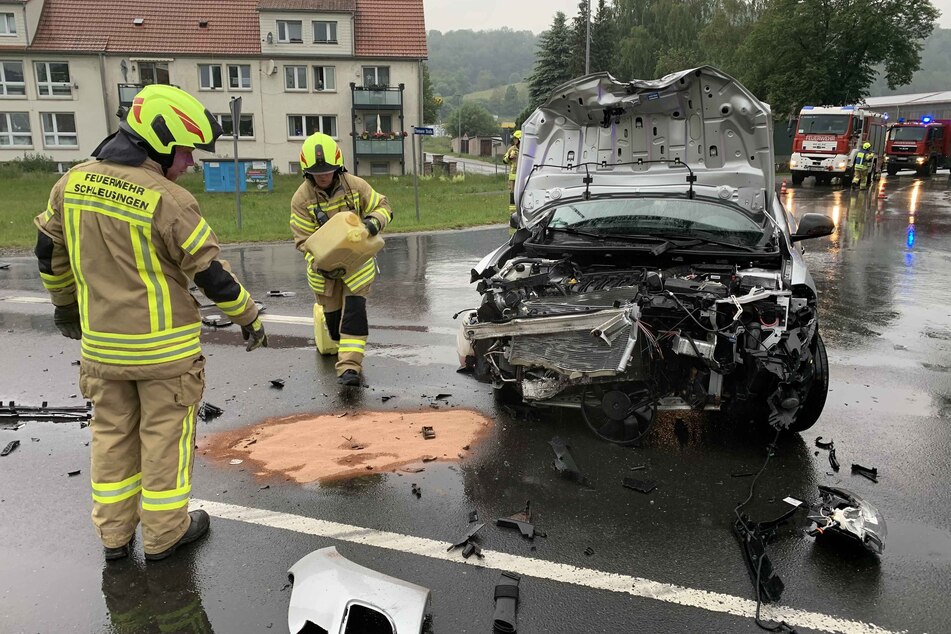 Der Renault wurde bei dem Crash völlig zerstört.