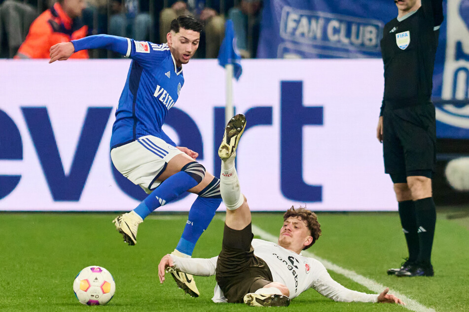 Der FC Schalke 04 rang die Kiezkicker nieder.