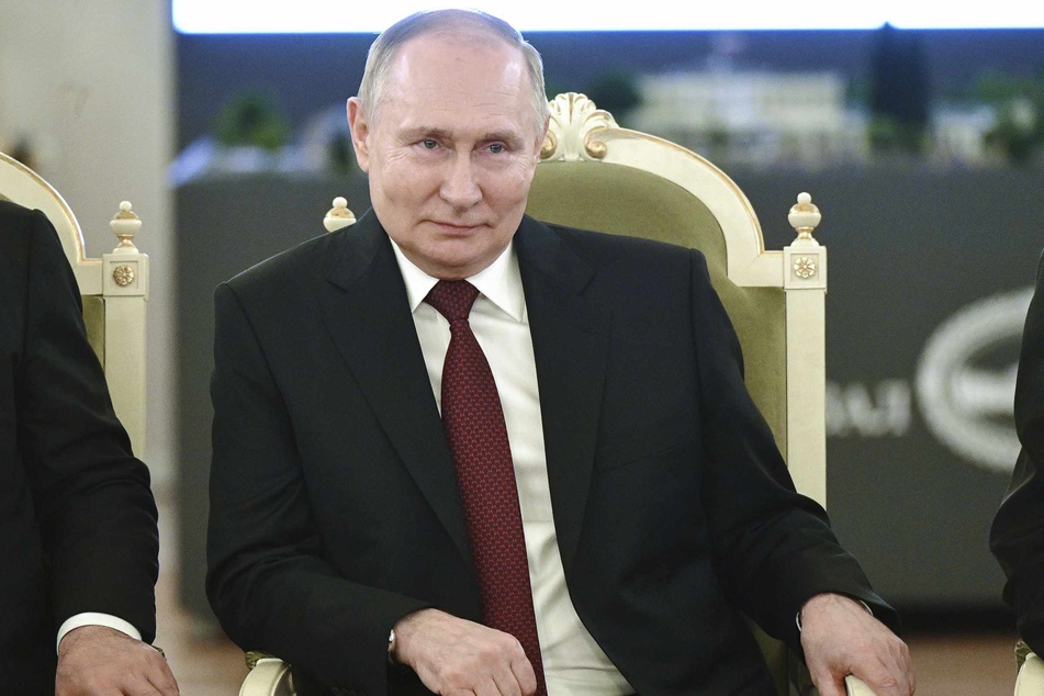 Kreml-Chef Wladimir Putin (71) begnadigt Verbrecher und schickt sie zum Kämpfen in die Ukraine.