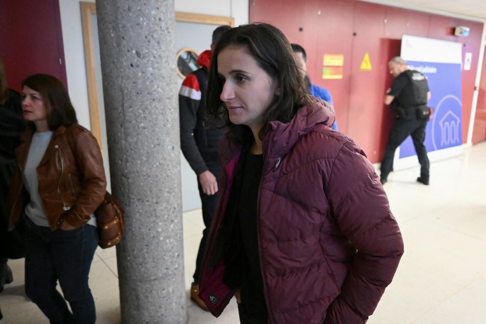 Julia Simon (29) am Freitag im Gericht im französischen Albertville östlich von Lyon.