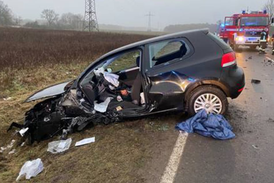 In der Börde waren zwei Autos frontal ineinander gekracht.