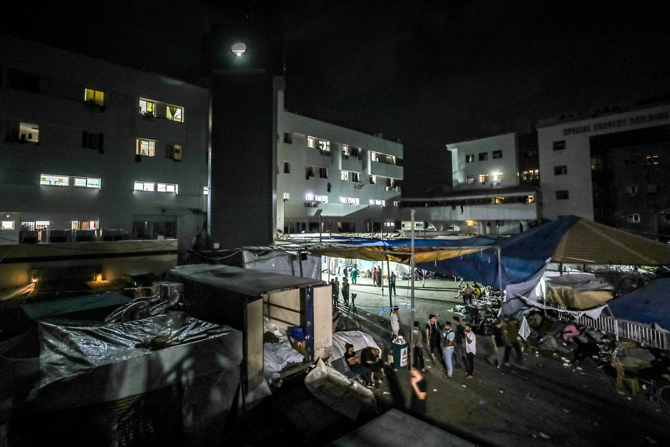 Israel says carrying out "ground operation" in Gaza's main hospital